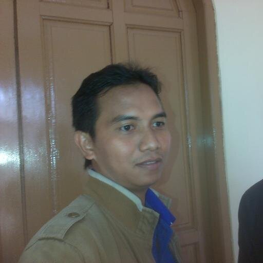 jurnalis yang selalu gerah dengan ketidakadilan negeri.
