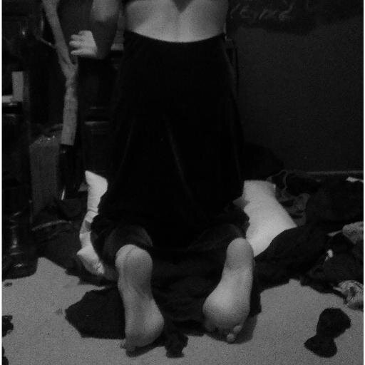 Reduterus's profile picture. Aspiring Artist, Writer, Actress, Dancer. Music-maker. Thinker, Occasional self-destructor. Old soul, born too late. Anachronism. Books, tattered. Pescetarian.