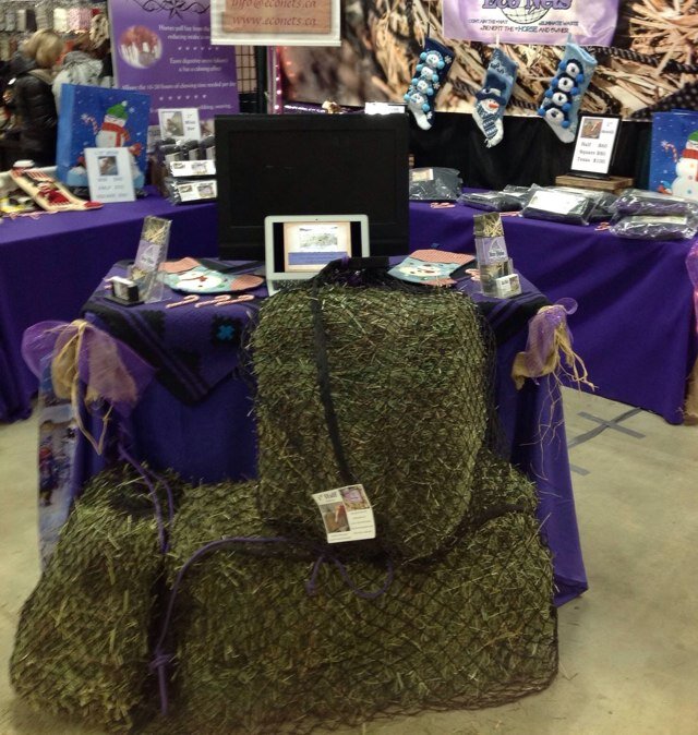Sharing the wonderful info of Small Mesh & everything equine. Contain the Hay, Eliminate Waste, Benefit the Horse & Owner.