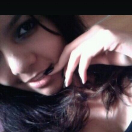 She don't wanna love she just wanna touch
She's got all the moves that make you give it up (8'