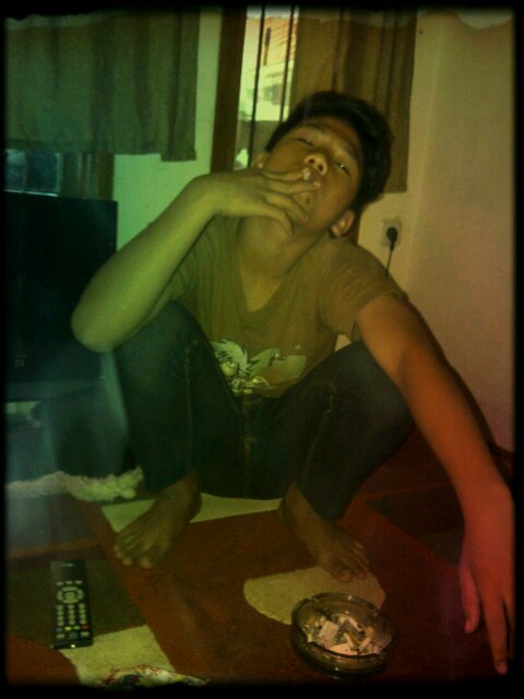 Maaf.kan lah d'riku atas smua kesalahan   ku perbuat ke pada mu