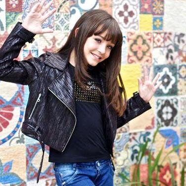 Oie galerinha eu só quero dizer que eu amo muito a minha familia e a @larimanoela444 ela é diva d+