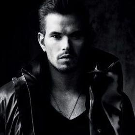 MakesYaScream's profile picture. Jailed for @GodOfSexEmmett