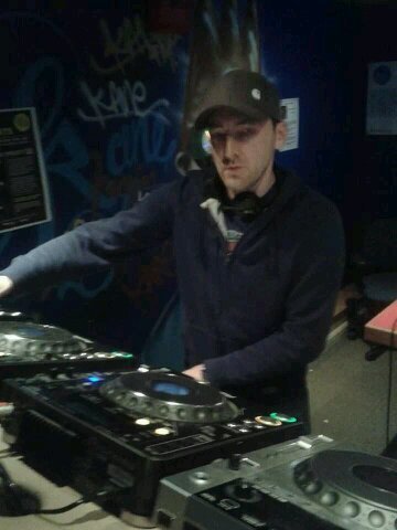 House | DnB | Dubstep | Hip Hop Soundcloud Downloads http://t.co/UeZt1RKx http://t.co/ygnpXexq