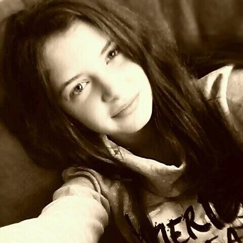 ... :) My name is Teddy
Im from Bulgaria .... @justinbieber he is my idol, my inspiration ... he is my life ♛ HE FOLLOWED ME - 1.10.2014