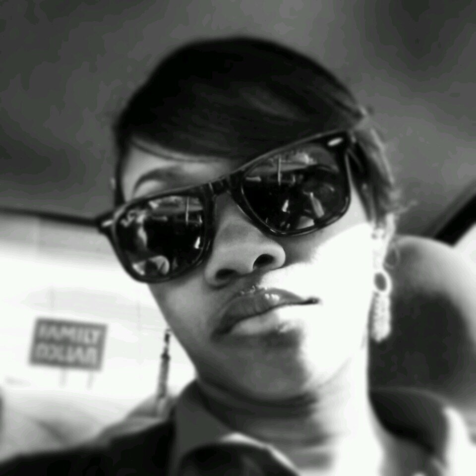 Dream chaser. Risk Taker. Paper Maker. #DresMommie #teamBrooklyn #teamMommieFirst #teameducated