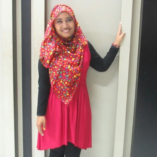 QQsoL's profile picture. mrs. kamiludin, eks psm ugm a35, eks ugm sociology 2005 and psdk 2014