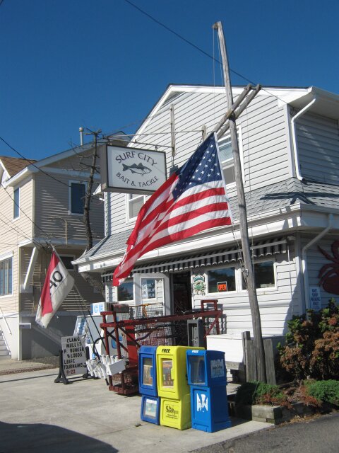 Live, Fresh & Frozen Bait, Tackle, Crabbing Supplies, Rod Rentals, Crab Trap Rentals, Clothing & more!