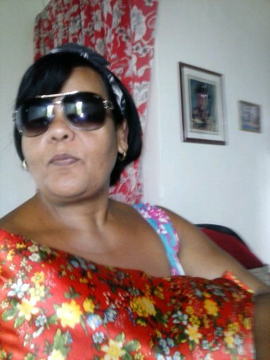 morena cabelos pretos,olhos castanho casada