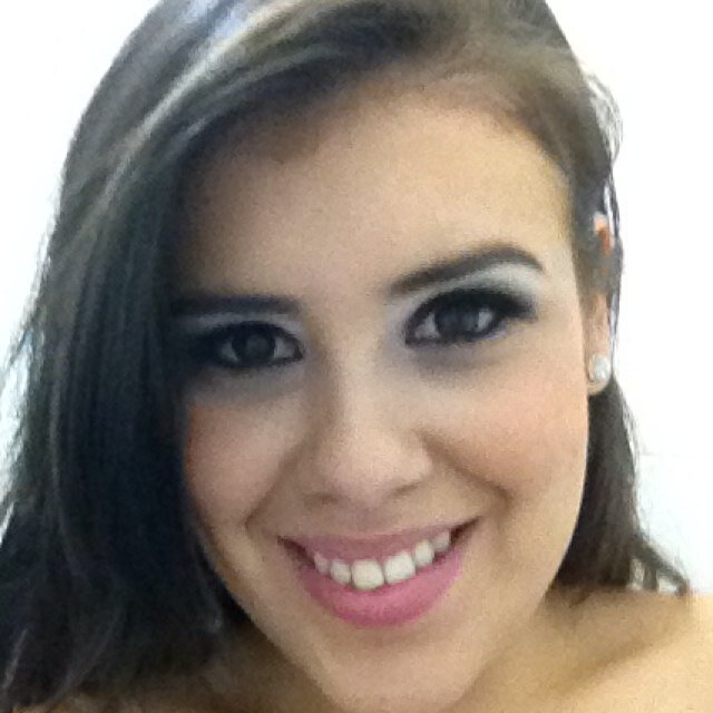 Agradecida con Dios!!.. Medica cirujana, casada y madre de Matias... :) Sueño cumplido!! Mas que feliz!! :D
