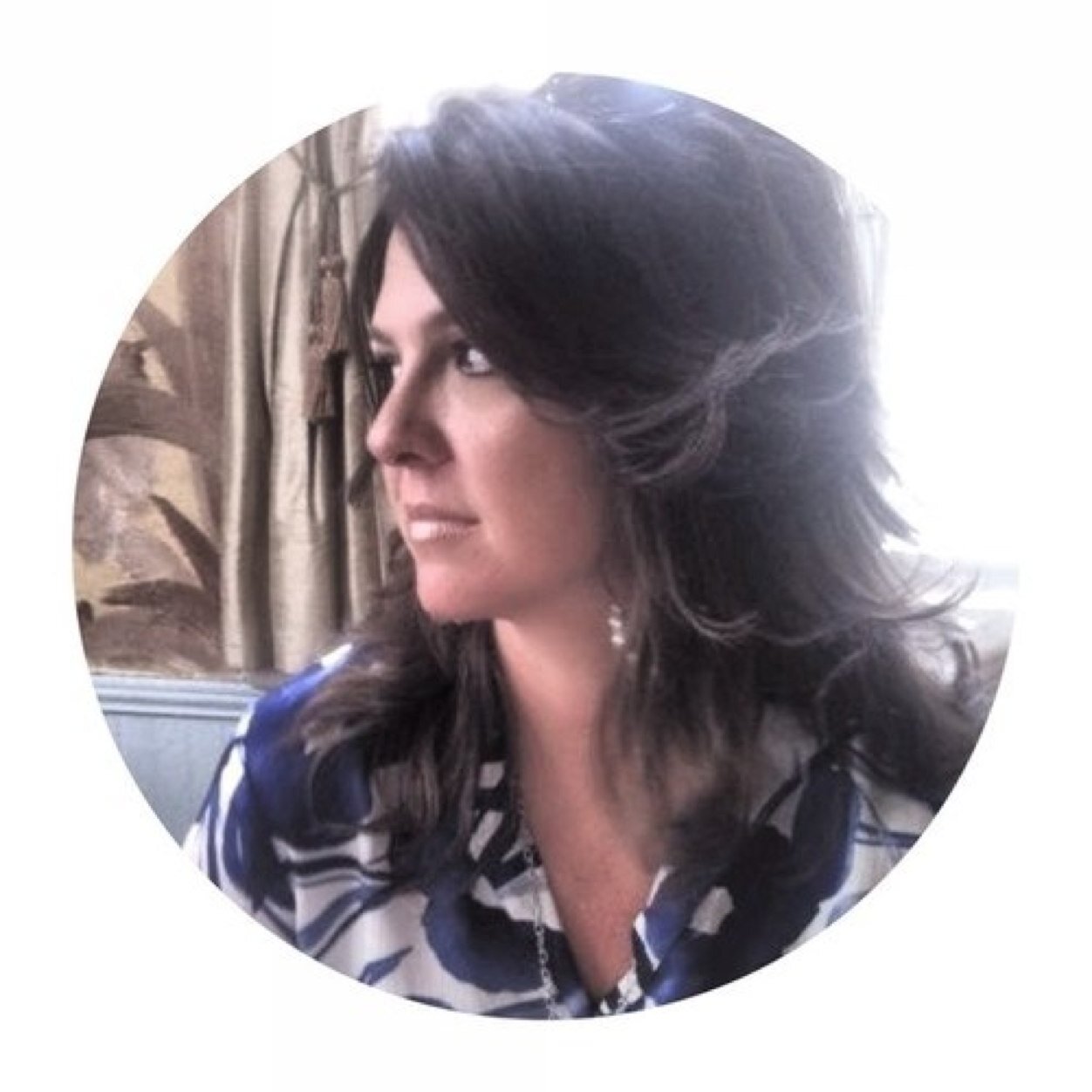 aliselevens's profile picture. 