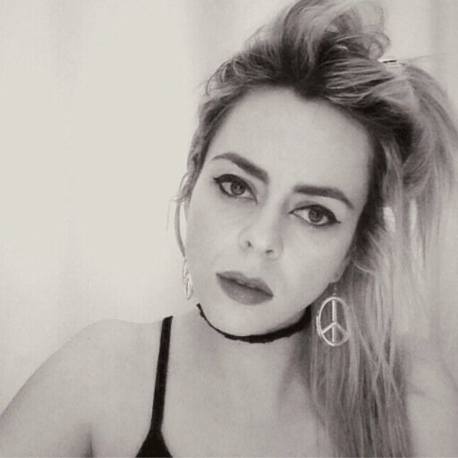 Editor at The Delicate Rébellion - @delicaterebels | Lone wolf Mama & eternal fidget
