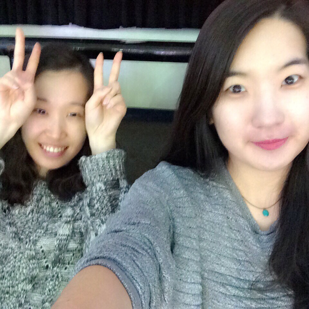 중대 대학원, 문예창작학과. 고향은 전주, 현재 서울 거주. 상산고, 우전중, 부속초. 2녀 1남중 둘째. 영화를 좋아하고, 여행을 사랑하며, 문학하는 삶을 살고싶어 하는 1인.
