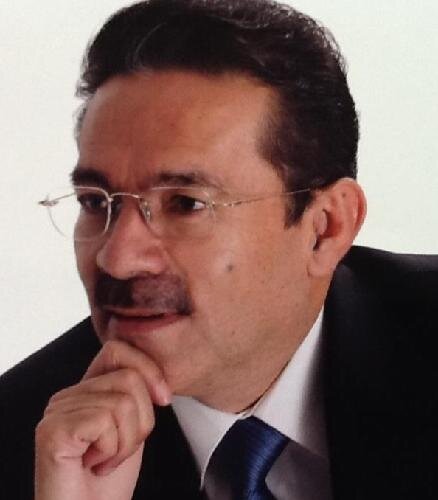 Pamplonés, Abogado UniLibre, Especializado en Derecho Laboral UniExternado, Estudios Políticos UniJaveriana. Ex-Secretario Gral Directorio Conservador de Bogotá