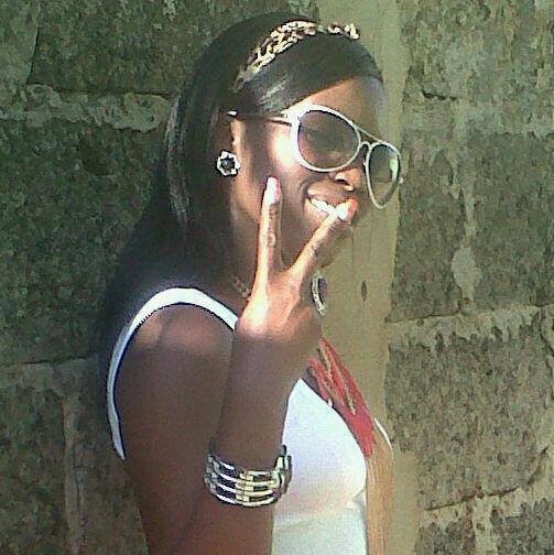 sibisiS2's profile picture. I've never blocked a person in my life... I just punch back, that's all.