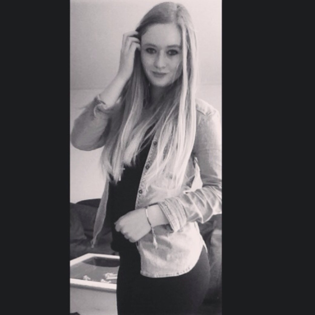 ♡ love family. ♡ snapchat : flooorxloveyou ♡ instagram : flooortjexloveyou ♡ app : vraag maar. ♡ ikhouvanje. ♡ doei.