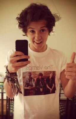 My name Weronica and I have 13 years *, since I am Beliebers and Benziler 3. For half a year I'm still Vampettes 33 LOVE The Vamps, 3