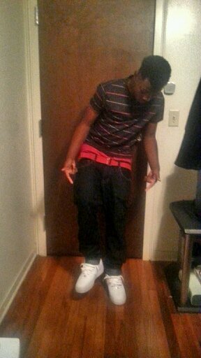 @iiRockBeingMee (X) iLoveeYhuu BigHead.. but anyways yall follow my love one EveryBody ...