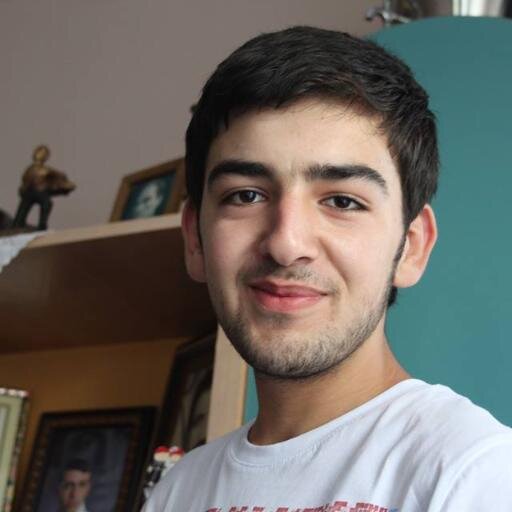 15 yaşındayım, çay'ı cok severım,Fenerbahcelıyım cok makara adamımdır stand up' çı olarak dogmusum resmen:D
Neyse yeter bu kadar :D