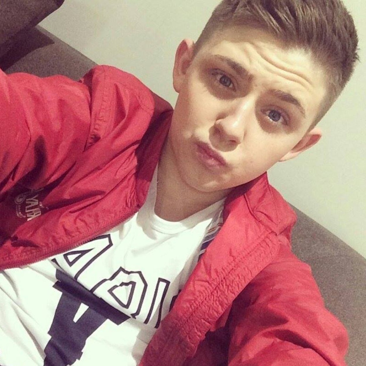 leah_belieber's profile picture. Nicholas McDonald followed me 15/03/14! Love Justin and Nicky! Theyre my whole world!