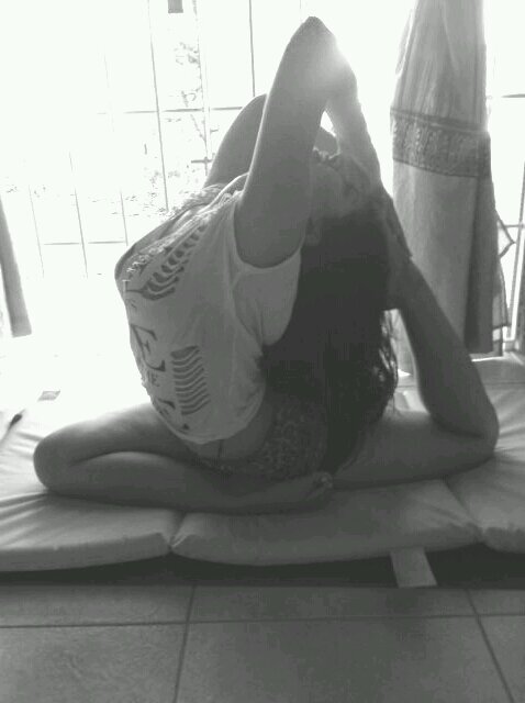 JuhiX_12's profile picture. Quaintrelle. ||You can never be overdressed or over-educated.                          || Art&&Music♫ ||