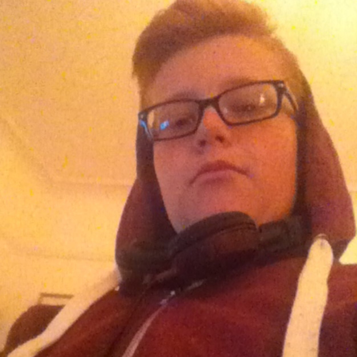 Single 15 years old and loves cars and pit bikes !!!