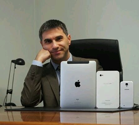 Avvocato per vocazione, docente per passione, digitale per entrambe. Cassazionista-referente informatico COA CN-socio fondatore Centro Studi Processo Telematico