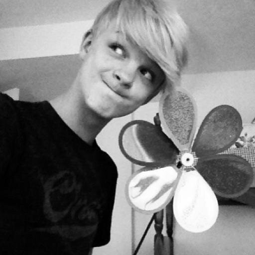 wemissyoublake's profile picture. This is a memorial page for Blake Boothe God gained an angel. ♥ I love and miss you princess ❤️ http://t.co/lucxJdj4D0