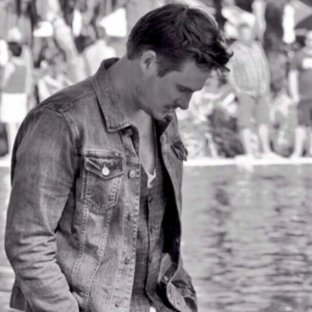 Blue_LeeRyan's profile picture. Wherever I lay my hat.