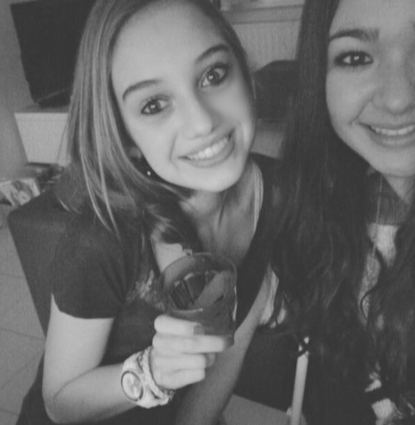 hey ik ben julia | 16 y/o | nc, vwo5 | dansen |♡ mn vriendinnen | insta; kusjuliaaa_ snapchat; kusjuliaax ★★★★★