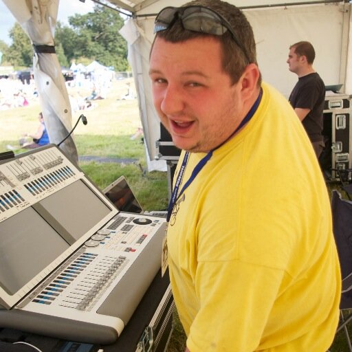 Pro Master of the Avolites and Full Time McDonalds Eater. Will show ankle for 10mins of WiFi