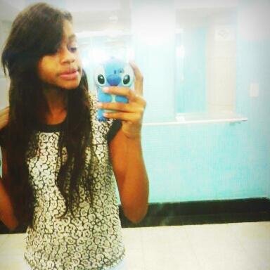 As pessoas veem defeitos em tudo,menos nelas mesma -Miley Cyrus      
Directioner ♥ Belieber ♥ Little Liars ♥