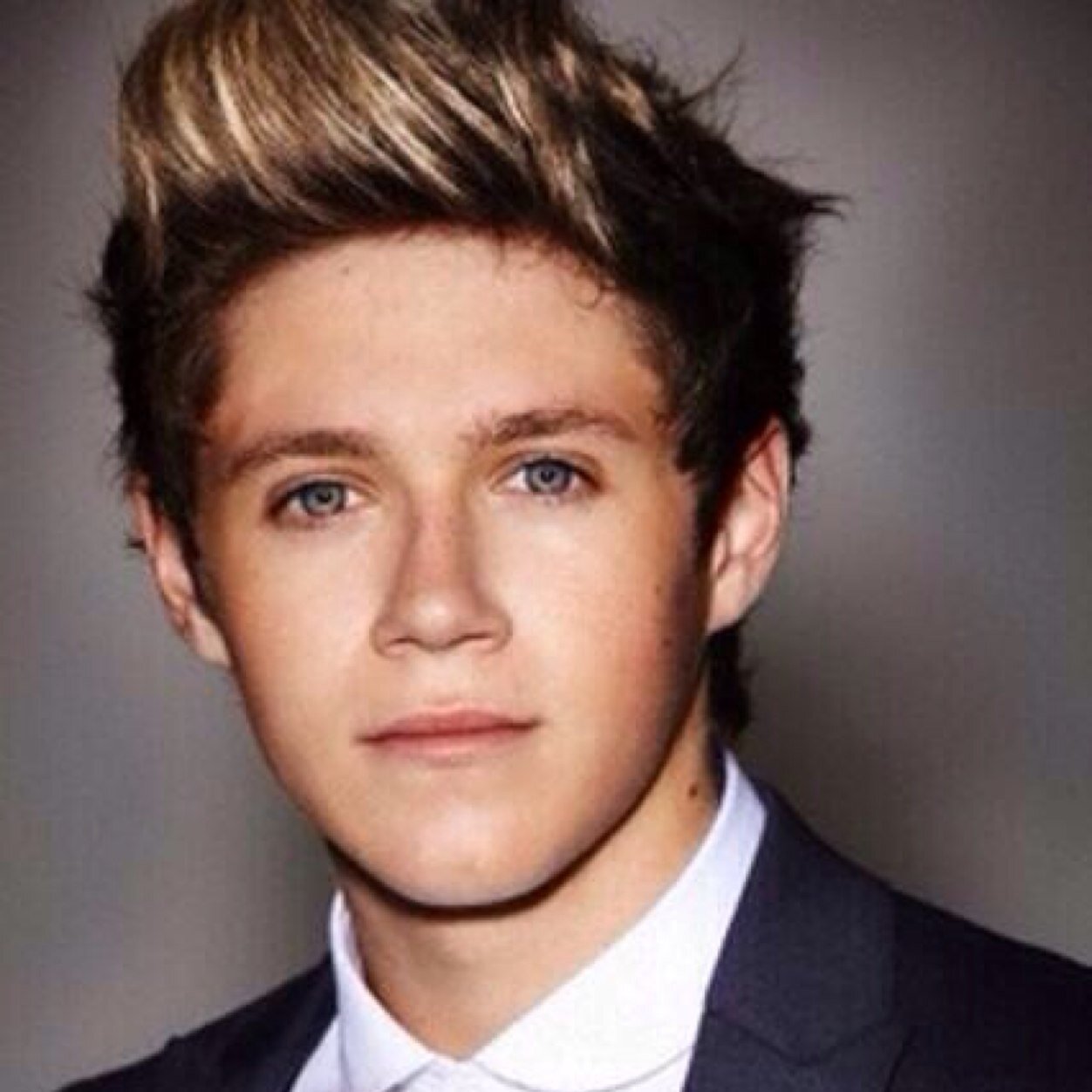 please follow @niallsdickclick