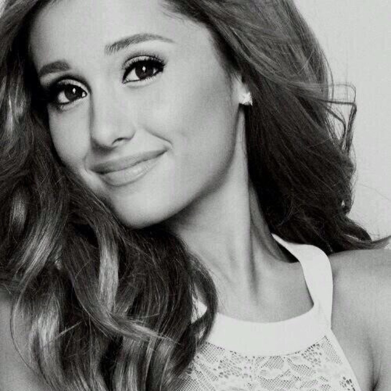 nocareca's profile picture. иееуа :3 i follow back! :D