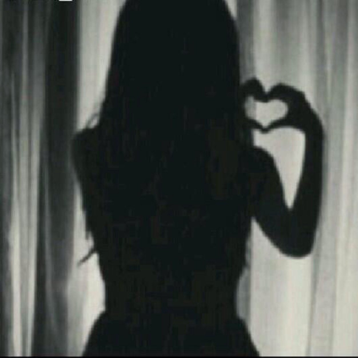 أحببتك كالحياه .. والحياه لا تنتهي إلا بالموت ♥