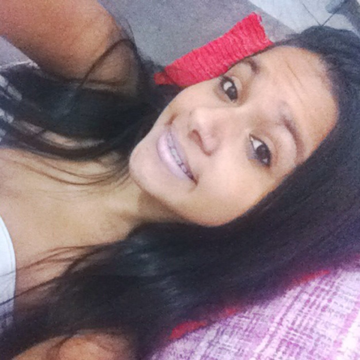 “Me pega pra você. Me leva daqui, pra onde você quiser. Me torna alguém melhor e me faz feliz, só não se afasta de mim.” M ❤️