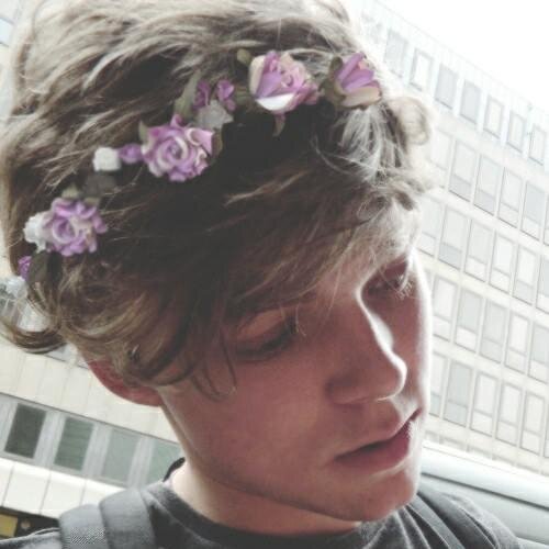 ||Larry es real y dejen de joder.||