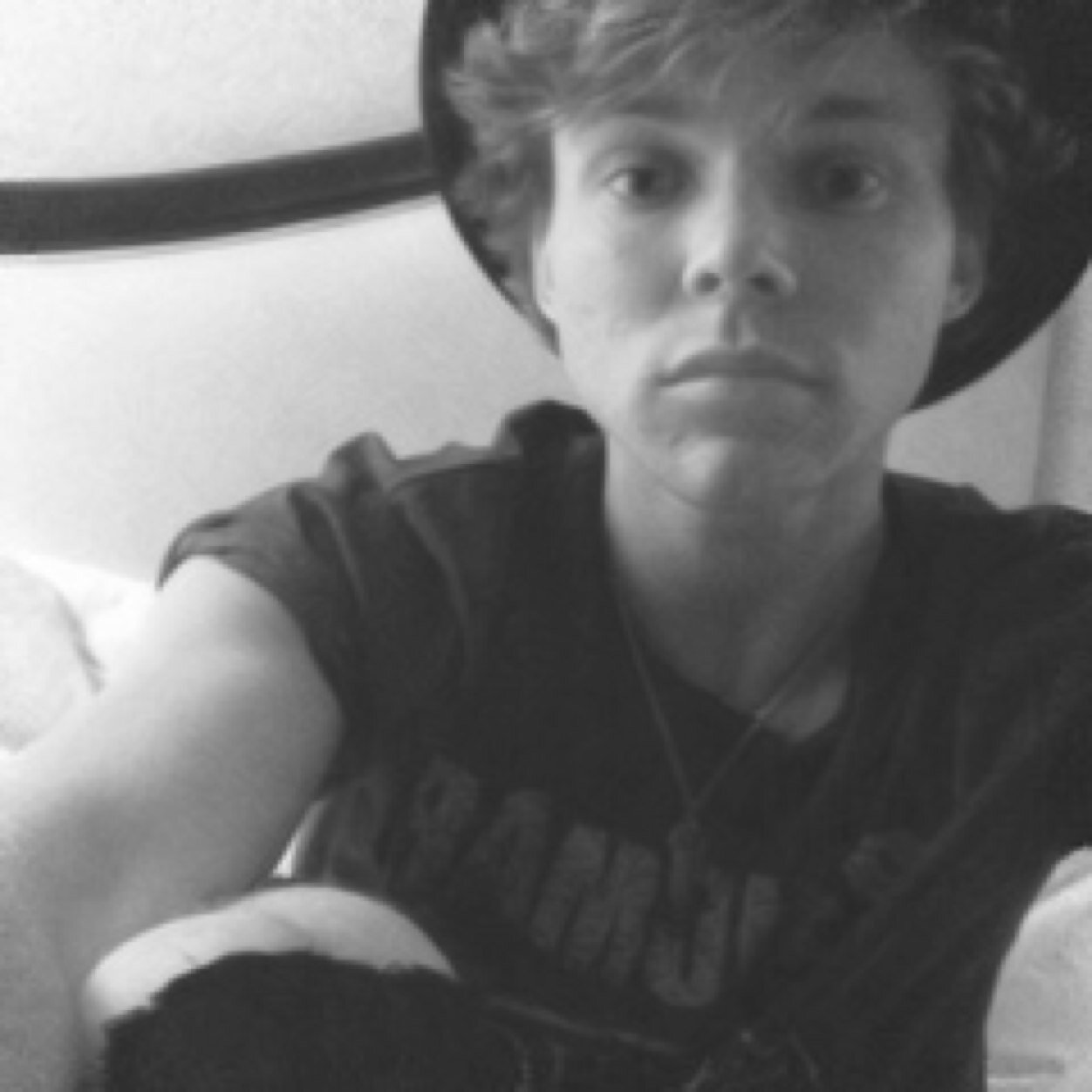 •{0/4}• •bands.•
