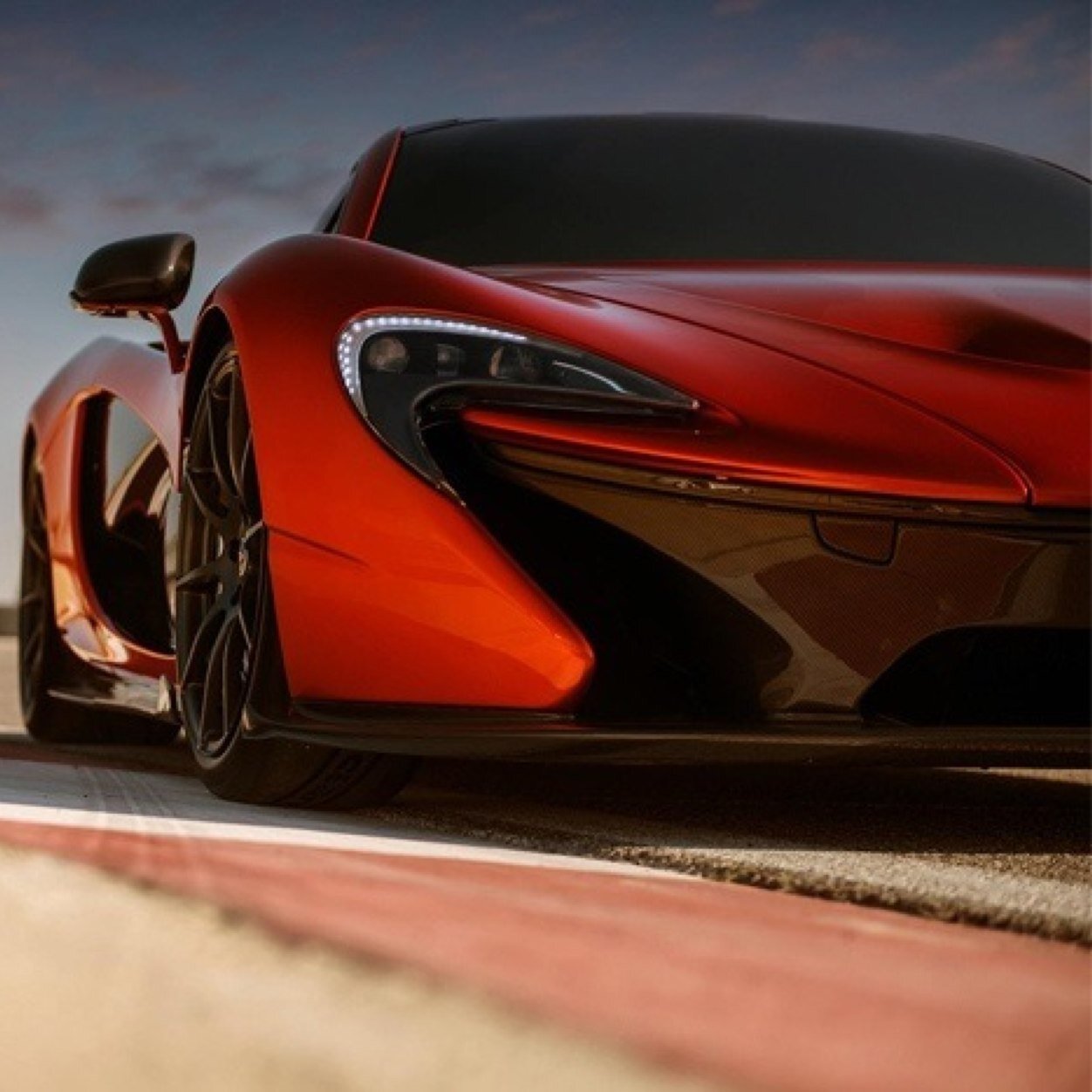 Bringing you the best pictures of the sexiest cars out there.