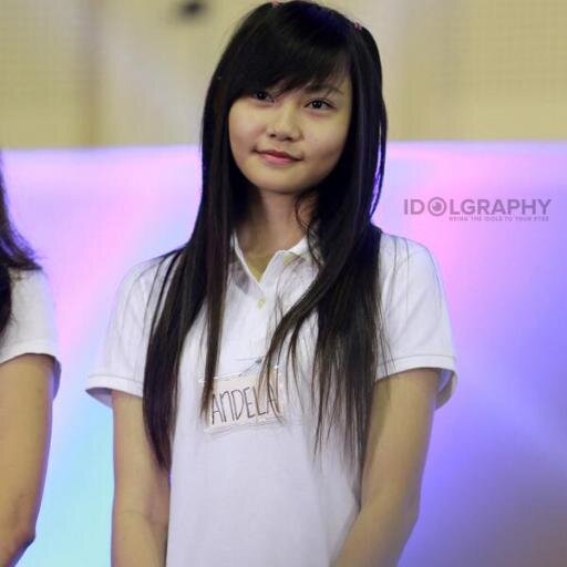 Y_AndelaaJKT48's profile picture. 