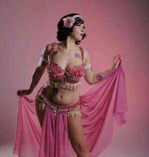 poppy_raine's profile picture. Burlesque performer and alternative/pin-up model from the South-west. x