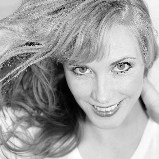 Kelly_Derouin's profile picture. Actor, Singer, Dancer in her underpants