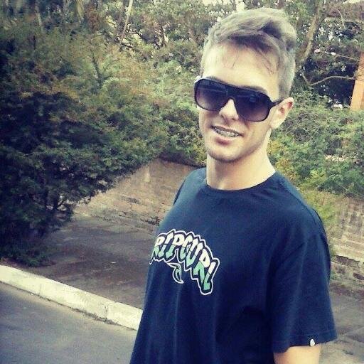 Faça tudo o que puder. Lute! Seja humilde. Conquiste o mundo, Escorpiano 18 anos...