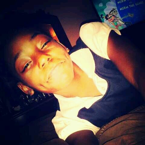 Follow me funny,kool,and pretty so just follow me danqq.....¡¡¡¡¡ :-)