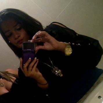 19a. ¡Tengo sangre VINOTINTO!        »@JonathanMoly♡, @kekoburgos, @BenavidesMusic«  »Dios, Familia, Jdpm Boyf♡, Bpav mapyps♡, mi niña @_zchba♡«