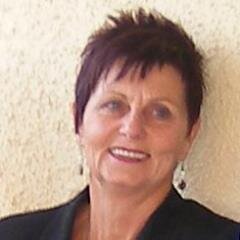 Beautician, network marketer, love my family, garden and house