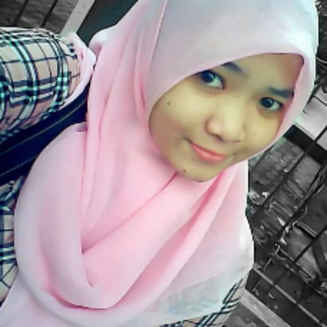 ::I'm a simple ordinary girl.I love things that are pink and purple.If you want to know more bout me.Just be nice to me. XOXO::