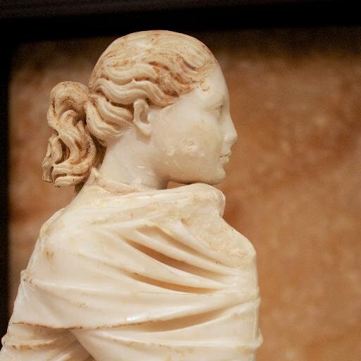 Crowd-sourced commentaries for ancient texts. The web app is still in α/β test. Develop critical engagement with Classical texts,