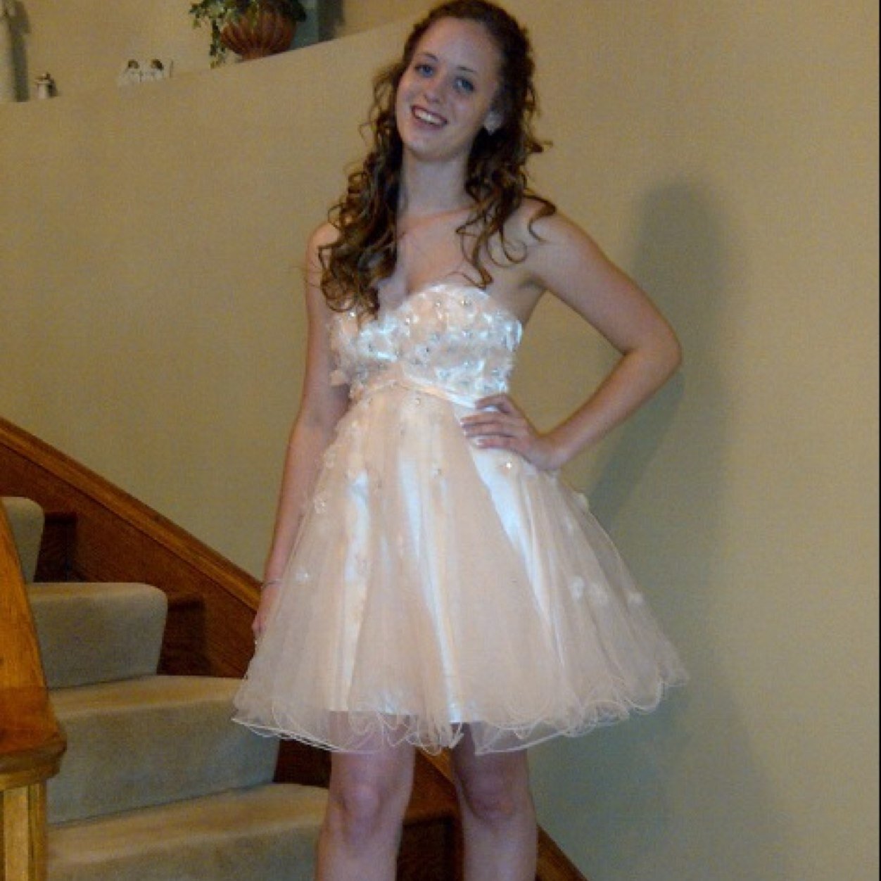 vwilsonxo's profile picture. Don't let someone dim your light, simply because it's shining in their eyes.