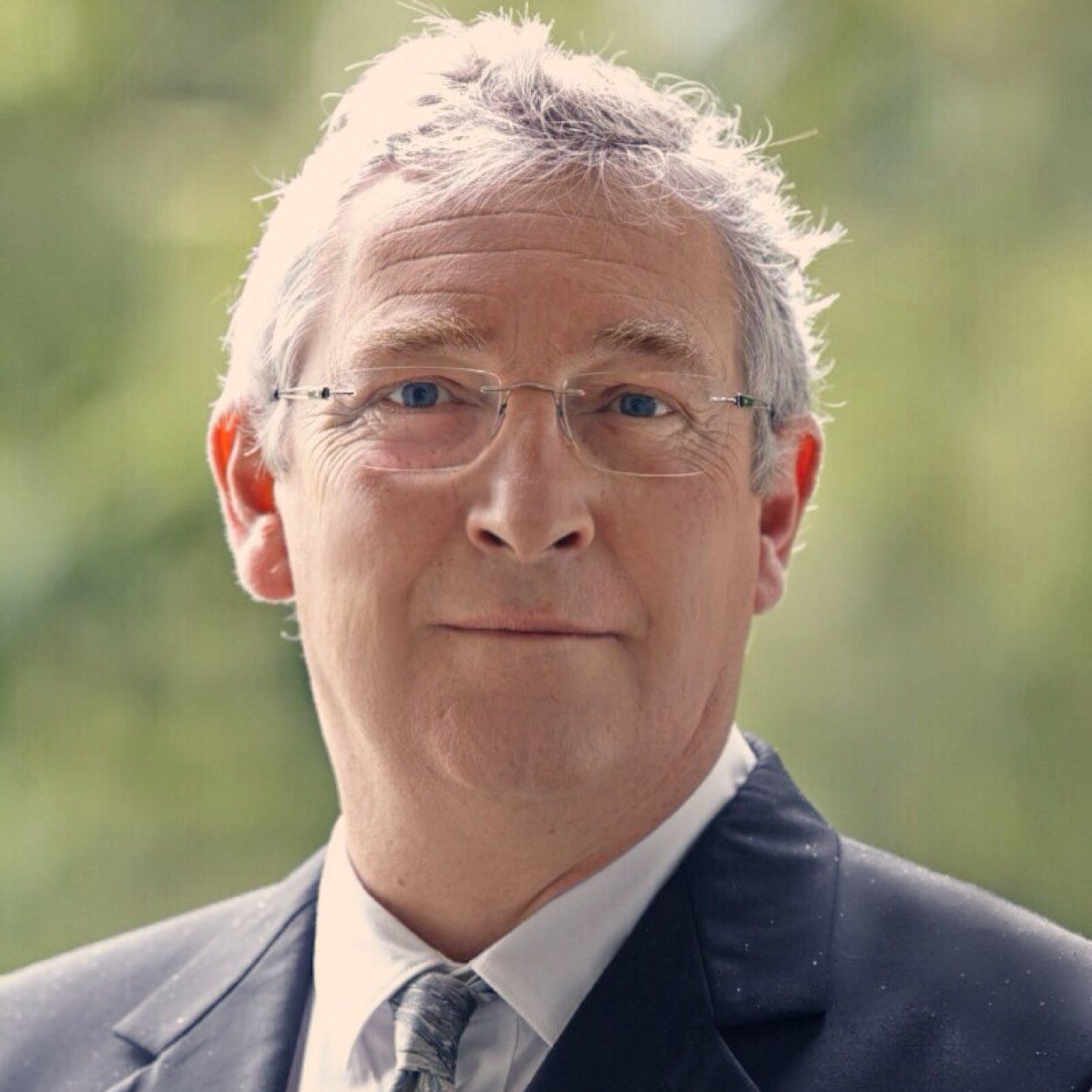 50 ans, Professeur, membre de la liste d'alternance Agir pour Saint-Avé. #Municipales2014
